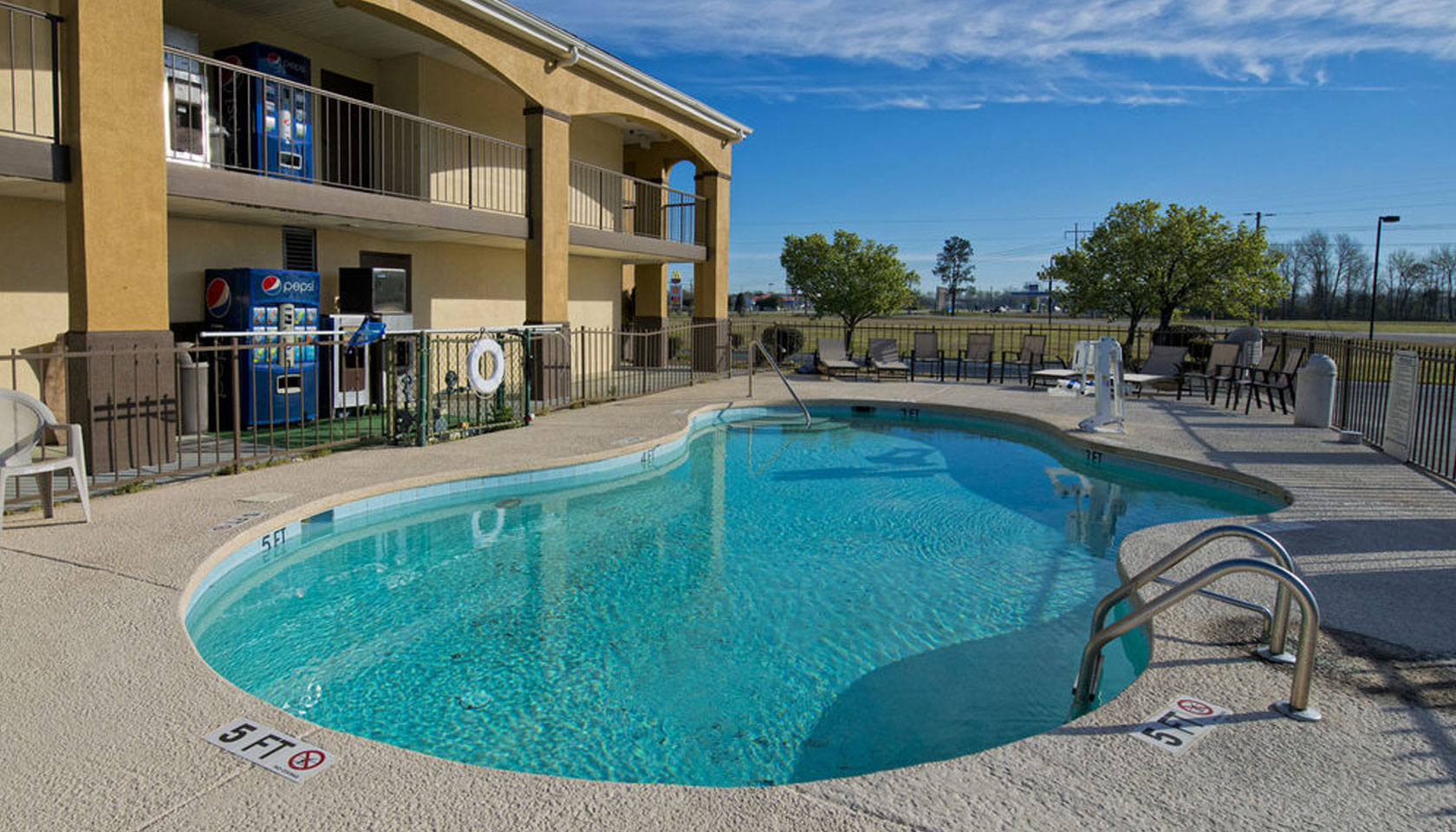 Florence Outdoor Pool